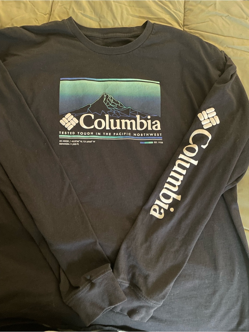 Columbia Men's Navy Long Sleeve Graphic Tee